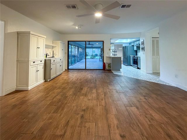 6242 NW 105TH AVENUE, Alachua, FL 32615