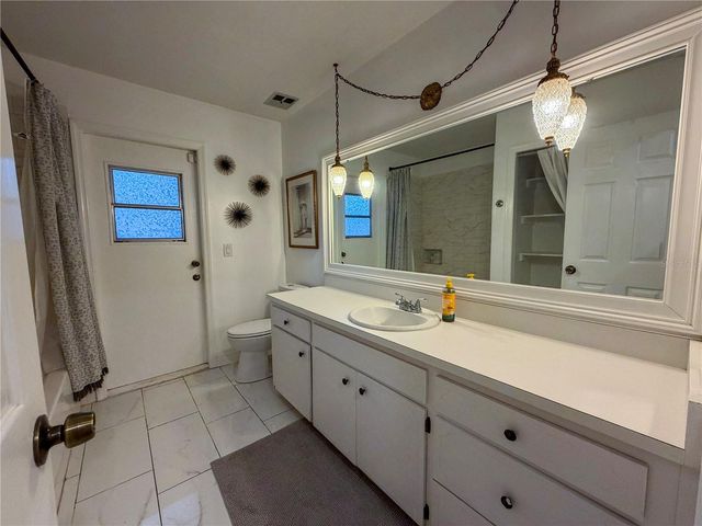 6242 NW 105TH AVENUE, Alachua, FL 32615