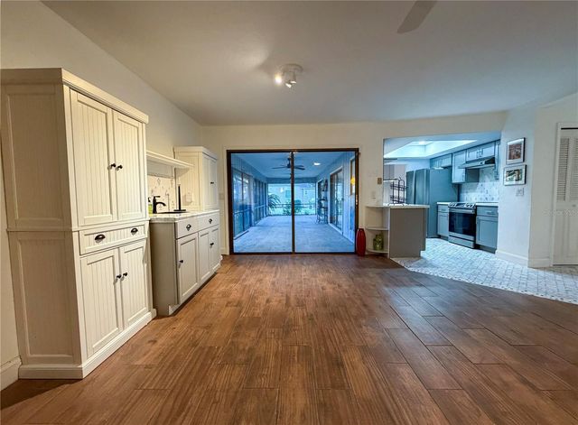 6242 NW 105TH AVENUE, Alachua, FL 32615