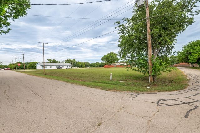 2011 Duval Drive, Arlington, TX 76002