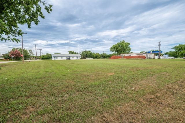 2011 Duval Drive, Arlington, TX 76002