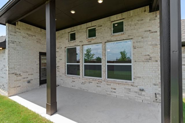 801 Trinity Street, Van Alstyne, TX 75495