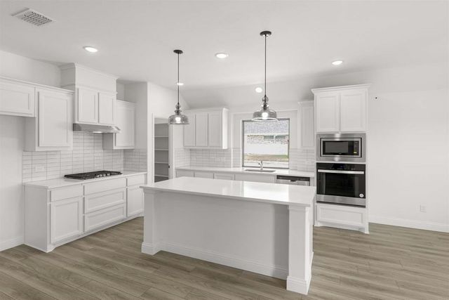 801 Trinity Street, Van Alstyne, TX 75495