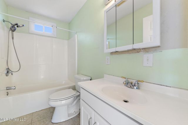 2222 Mole Drive, Bay Saint Louis, MS 39520