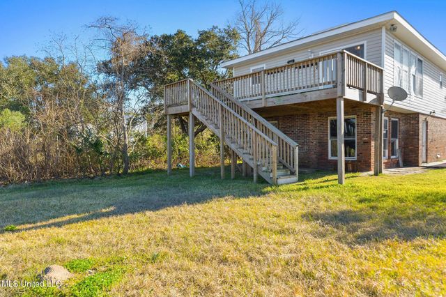 2222 Mole Drive, Bay Saint Louis, MS 39520