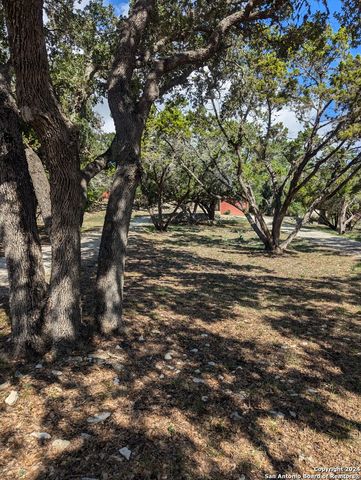 809 LAKEBREEZE DR, Canyon Lake, TX 78133