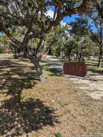 809 LAKEBREEZE DR, Canyon Lake, TX 78133