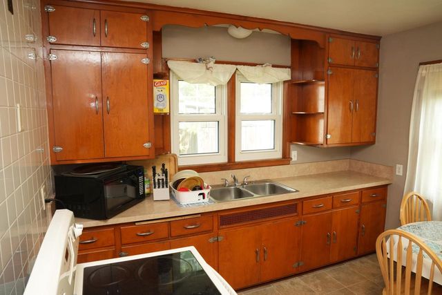 8209 W Burleigh STREET, Milwaukee, WI 53222