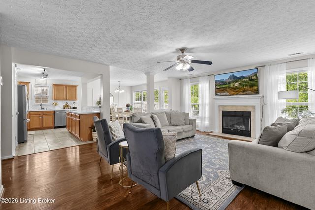 8813 Eli Dr, Louisville, KY 40291