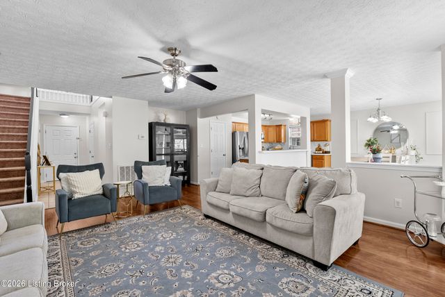 8813 Eli Dr, Louisville, KY 40291