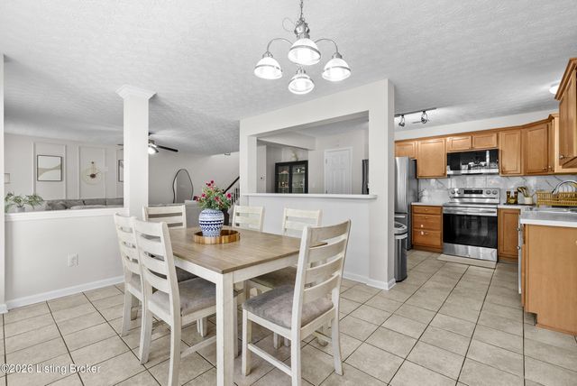 8813 Eli Dr, Louisville, KY 40291