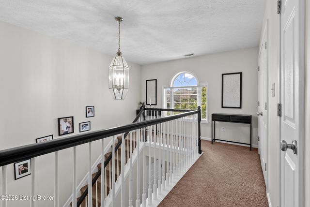 8813 Eli Dr, Louisville, KY 40291