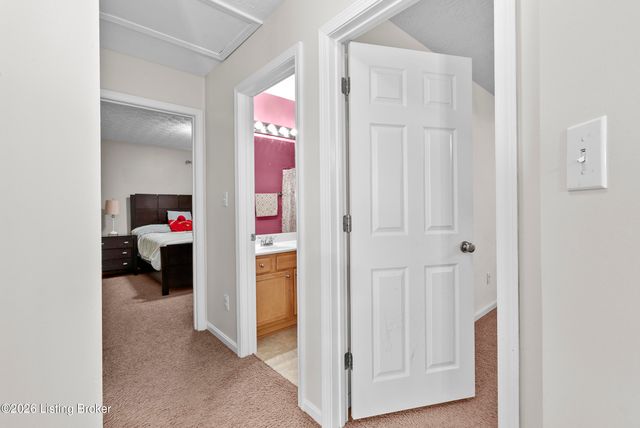 8813 Eli Dr, Louisville, KY 40291