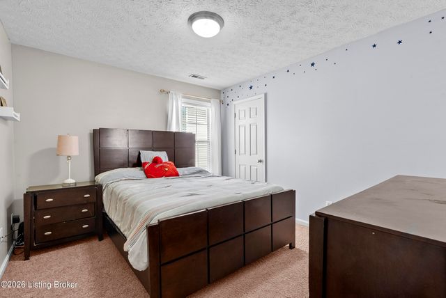 8813 Eli Dr, Louisville, KY 40291