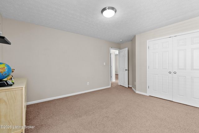 8813 Eli Dr, Louisville, KY 40291
