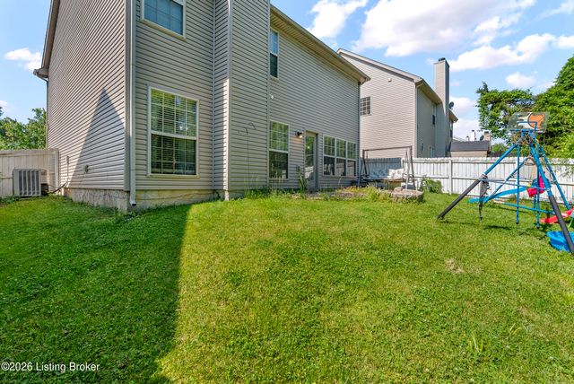 8813 Eli Dr, Louisville, KY 40291