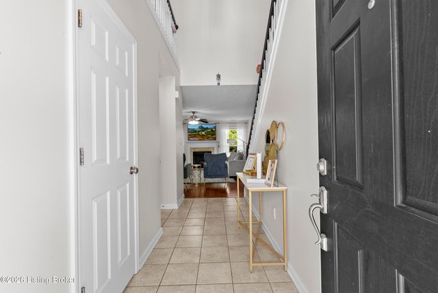 8813 Eli Dr, Louisville, KY 40291