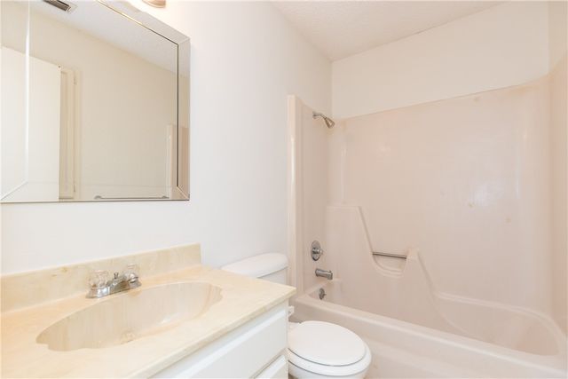 5133 Middlecoff B, Corpus Christi, TX 78413