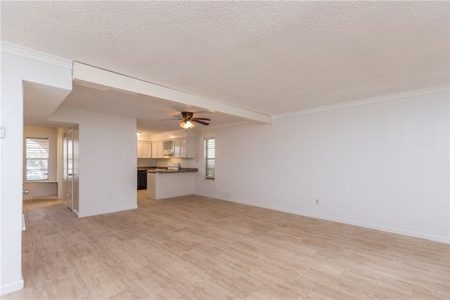 5133 Middlecoff B, Corpus Christi, TX 78413