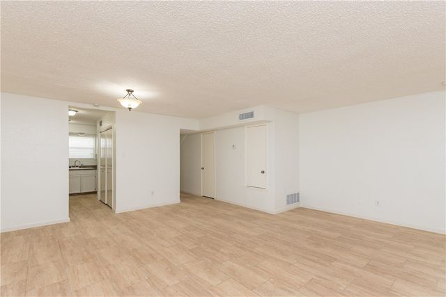 5133 Middlecoff B, Corpus Christi, TX 78413