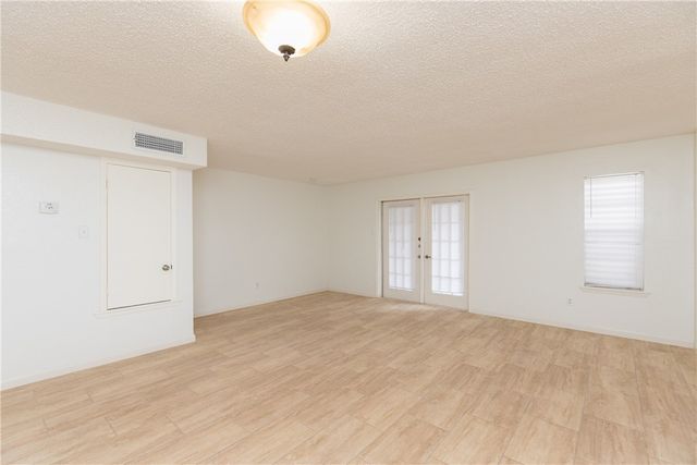 5133 Middlecoff B, Corpus Christi, TX 78413