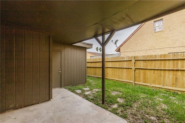 5133 Middlecoff B, Corpus Christi, TX 78413