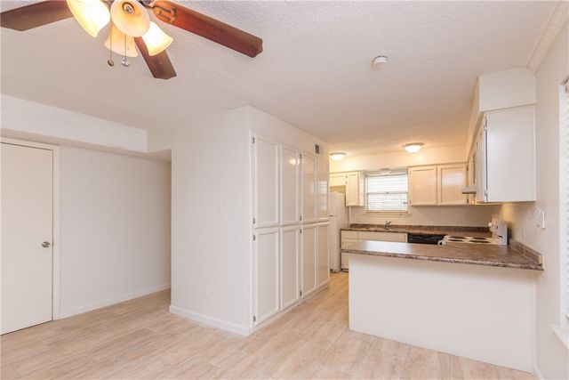 5133 Middlecoff B, Corpus Christi, TX 78413