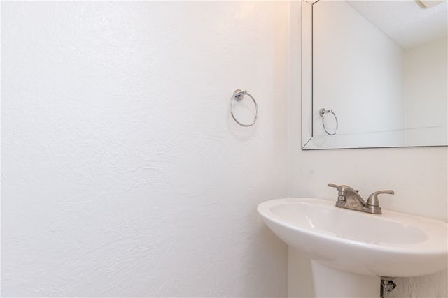 5133 Middlecoff B, Corpus Christi, TX 78413