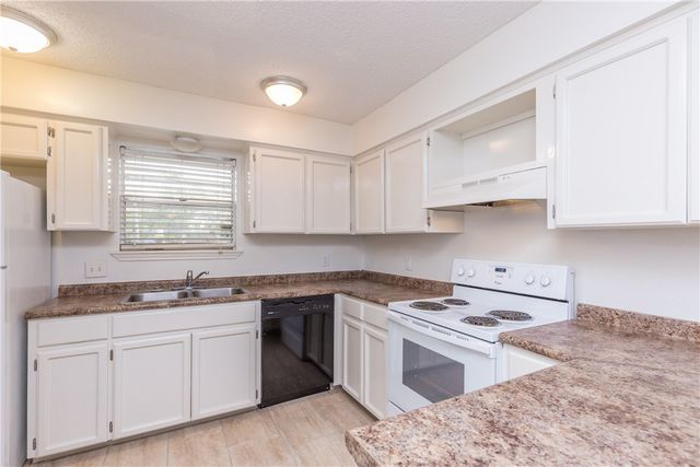 5133 Middlecoff B, Corpus Christi, TX 78413