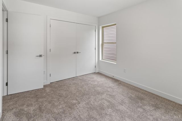 1869 Kinney Avenue, Cincinnati, OH 45207
