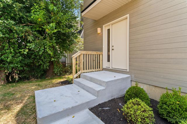 1869 Kinney Avenue, Cincinnati, OH 45207