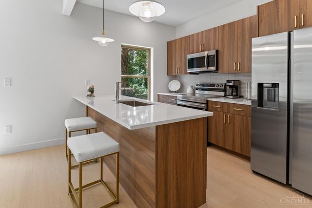 1869 Kinney Avenue, Cincinnati, OH 45207