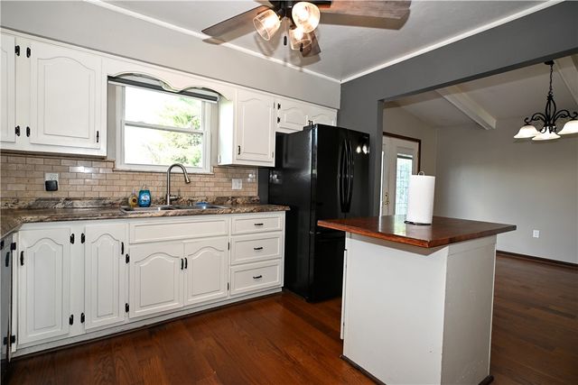 46 Mannina, Charleroi Boro, PA 15432