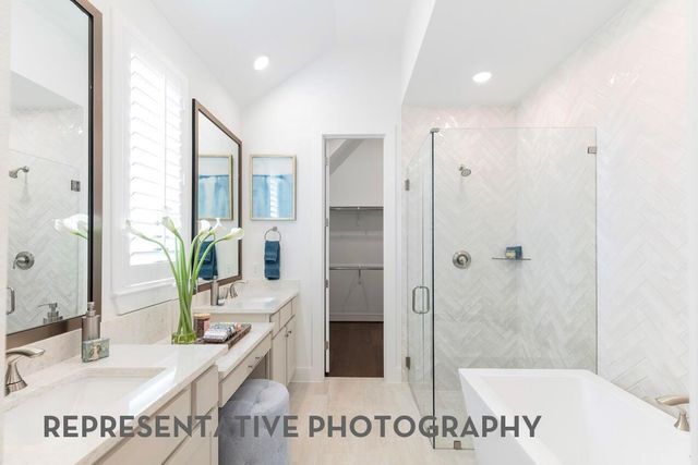 17911 Oakwood Stream Drive, Webster, TX 77598