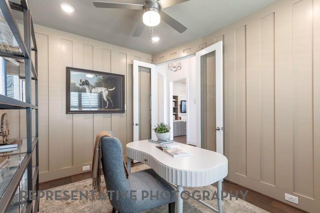 17911 Oakwood Stream Drive, Webster, TX 77598