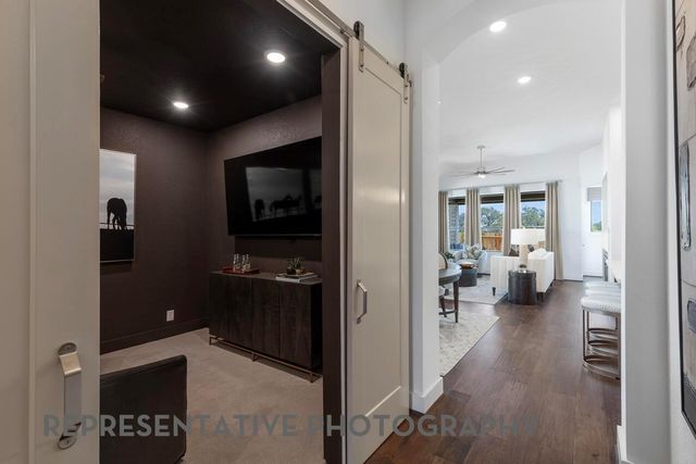 17911 Oakwood Stream Drive, Webster, TX 77598