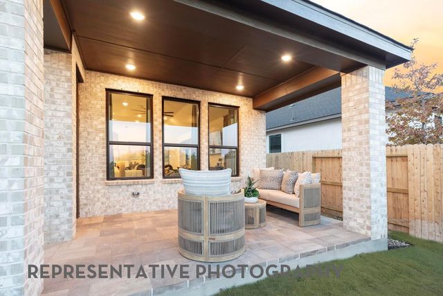17911 Oakwood Stream Drive, Webster, TX 77598