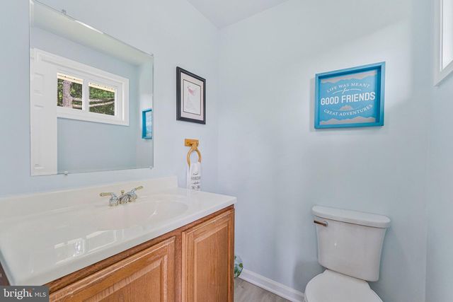 5000 GAINSBOROUGH DR, Fairfax, VA 22032