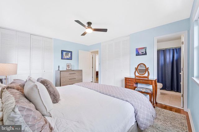 5000 GAINSBOROUGH DR, Fairfax, VA 22032