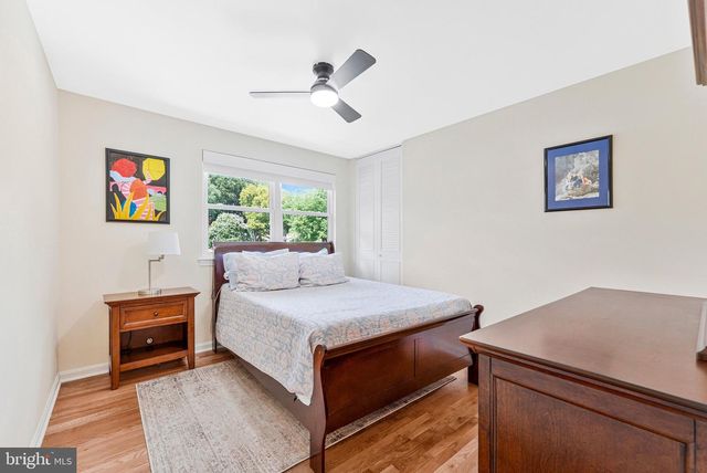 5000 GAINSBOROUGH DR, Fairfax, VA 22032