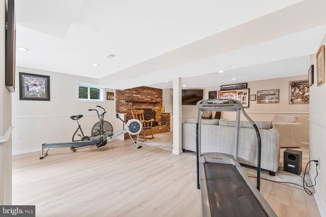 5000 GAINSBOROUGH DR, Fairfax, VA 22032