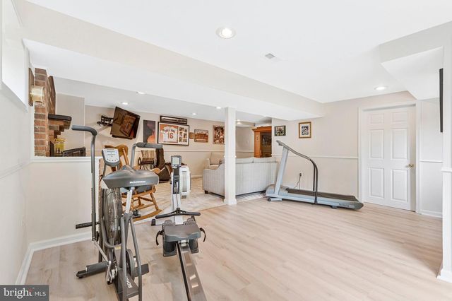 5000 GAINSBOROUGH DR, Fairfax, VA 22032