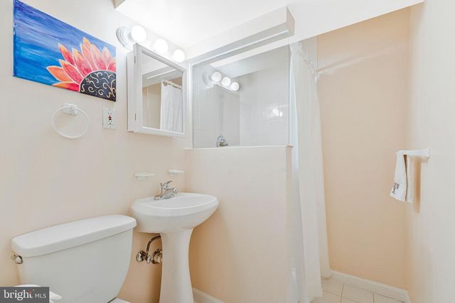 5000 GAINSBOROUGH DR, Fairfax, VA 22032