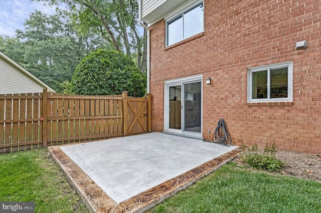 5000 GAINSBOROUGH DR, Fairfax, VA 22032