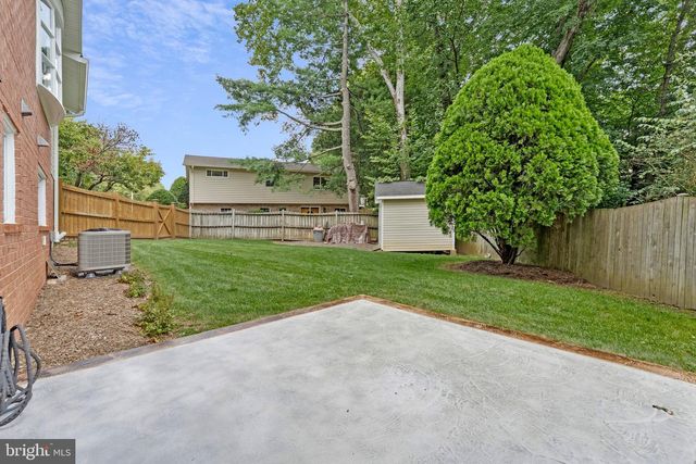 5000 GAINSBOROUGH DR, Fairfax, VA 22032