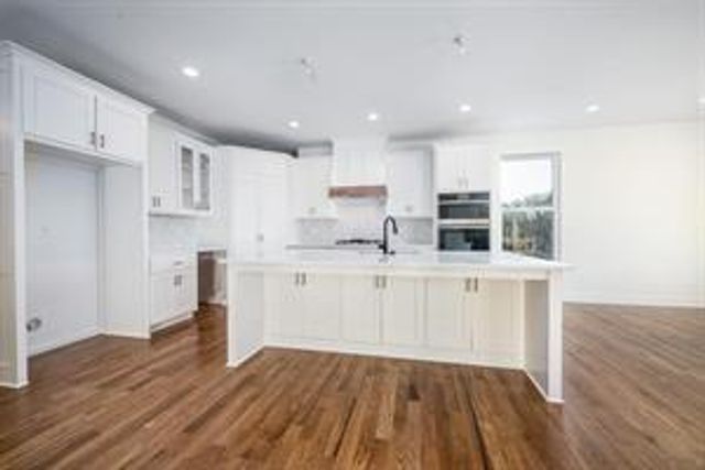 1942 Edgewood Drive, Leavenworth, KS 66048