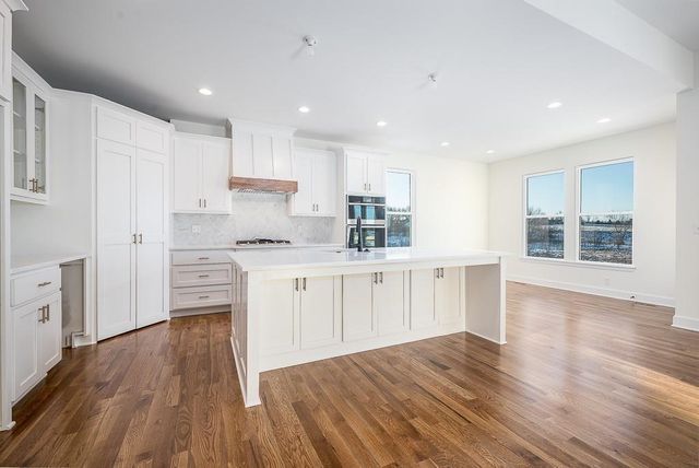 1942 Edgewood Drive, Leavenworth, KS 66048