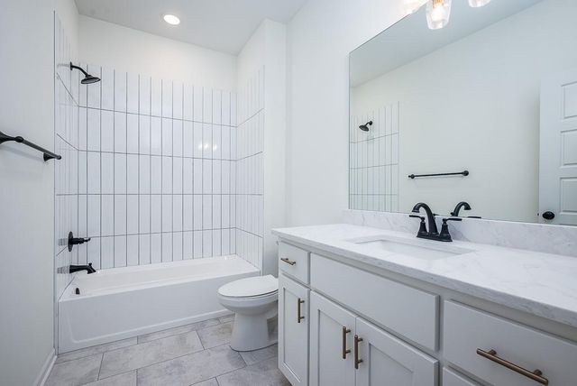 1942 Edgewood Drive, Leavenworth, KS 66048