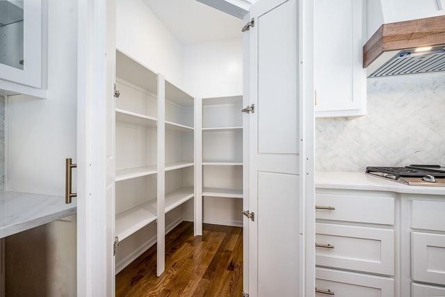 1942 Edgewood Drive, Leavenworth, KS 66048