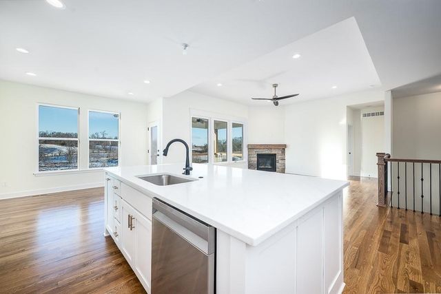 1942 Edgewood Drive, Leavenworth, KS 66048